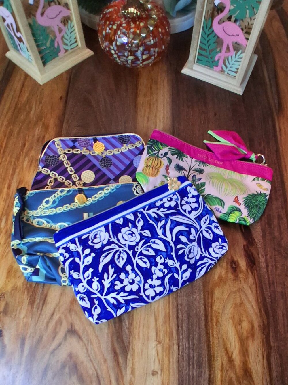 Estée Lauder Cosmetic Bags 💎2 Floral Pouches💎2 Gold Chain Print Cases💎Tags